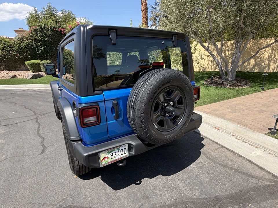 2025 Jeep JL Wrangler - Image 4 of 31
