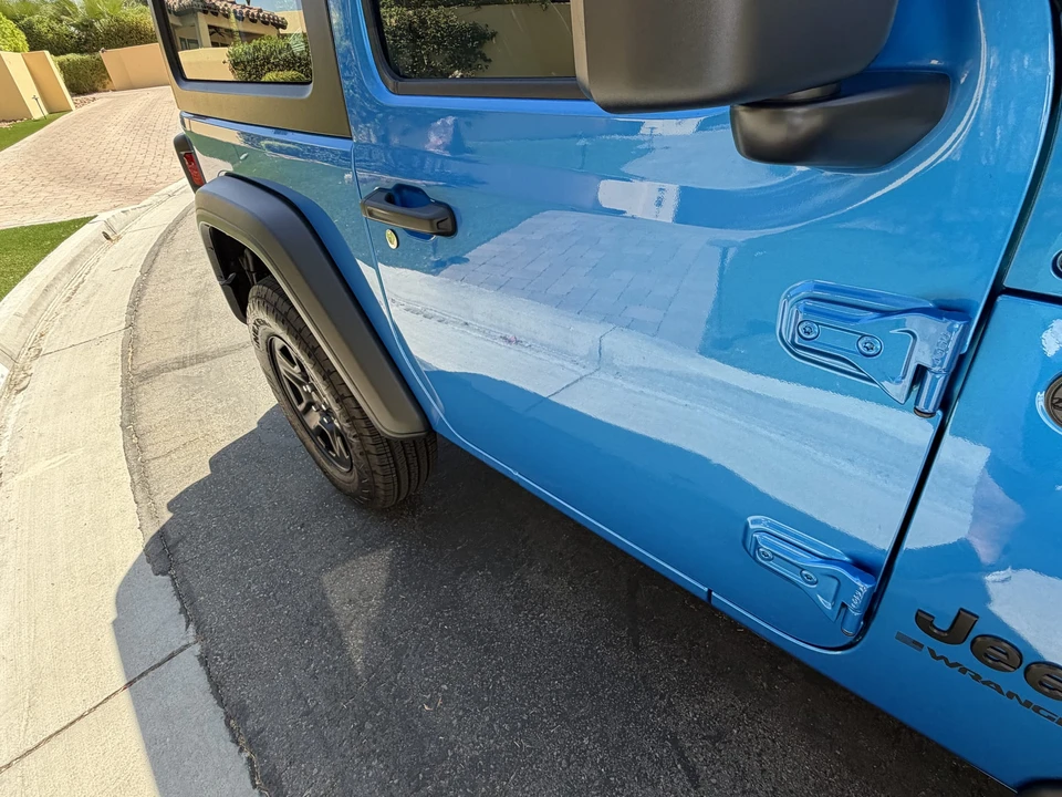 2025 Jeep JL Wrangler - Image 18 of 31