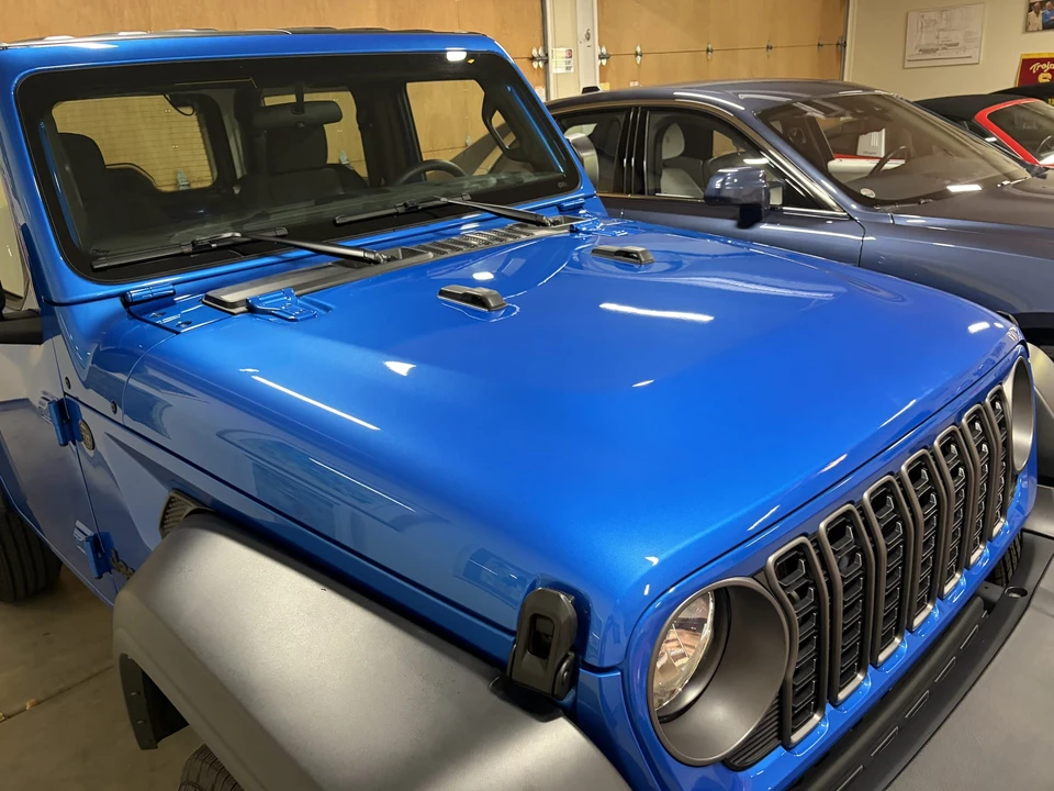 2025 Jeep JL Wrangler - Image 16 of 31