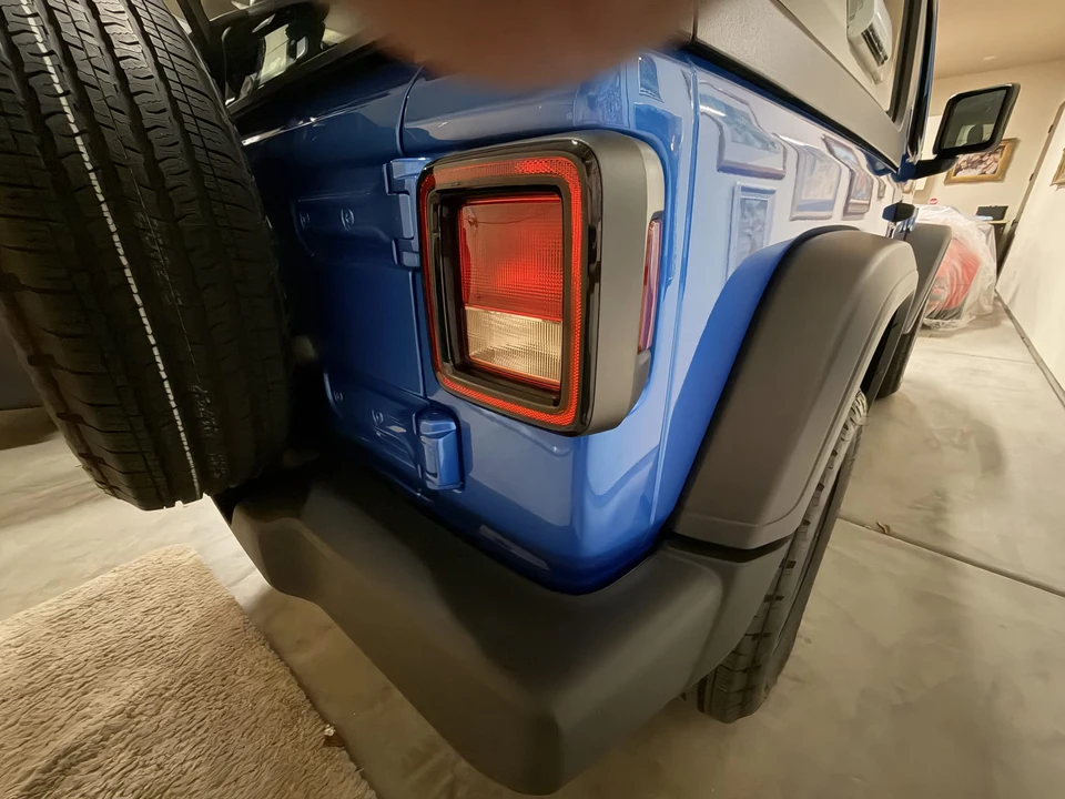 2025 Jeep JL Wrangler - Image 21 of 31