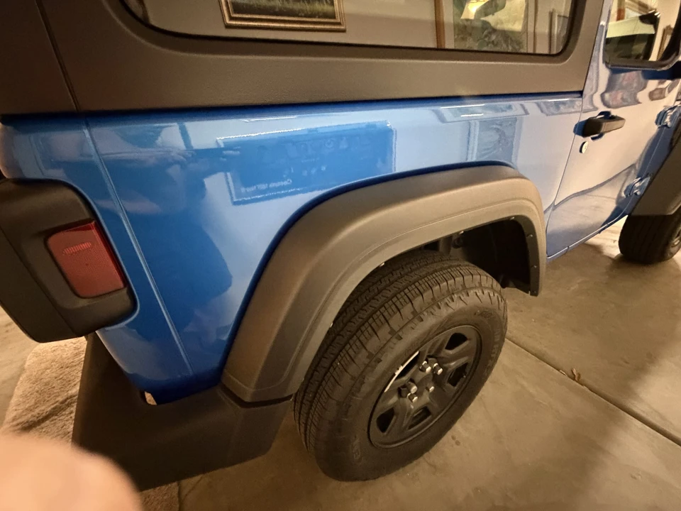 2025 Jeep JL Wrangler - Image 24 of 31