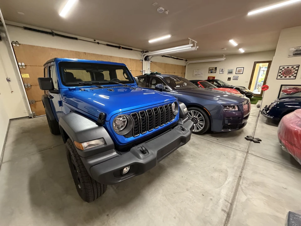 2025 Jeep JL Wrangler - Image 7 of 31