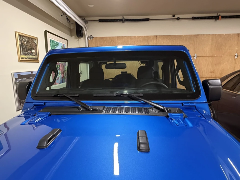 2025 Jeep JL Wrangler - Image 11 of 31