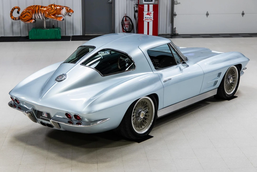 Chevrolet Corvette C2 - Image 3 of 31