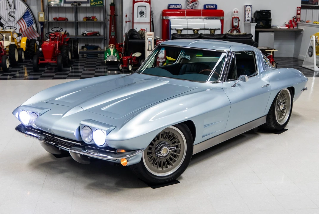 Chevrolet Corvette C2 - Image 5 of 31