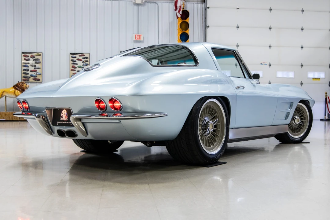 Chevrolet Corvette C2 - Image 8 of 31