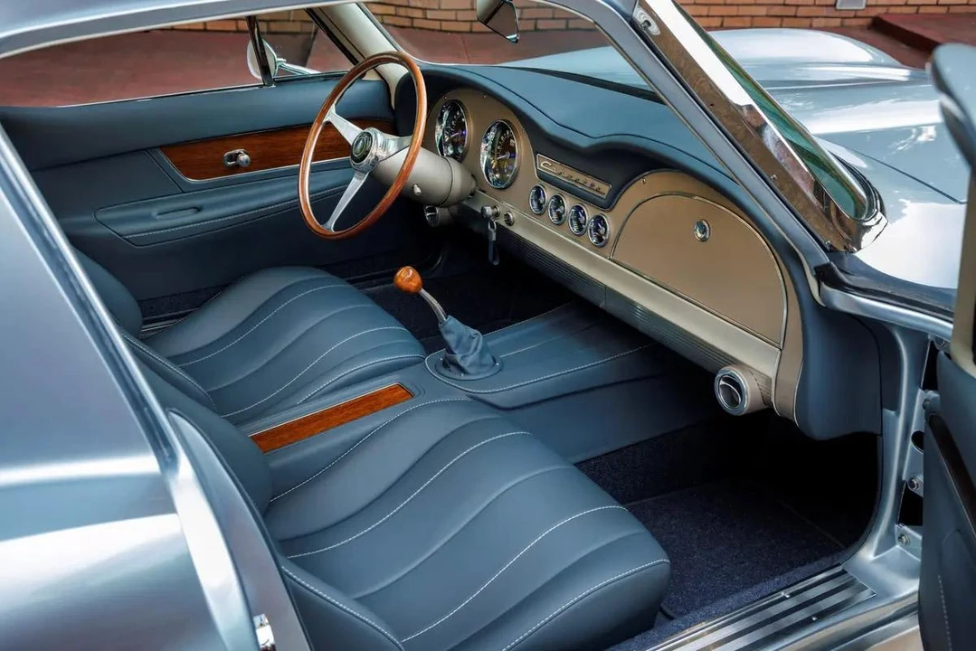 Chevrolet Corvette C2 - Image 14 of 31