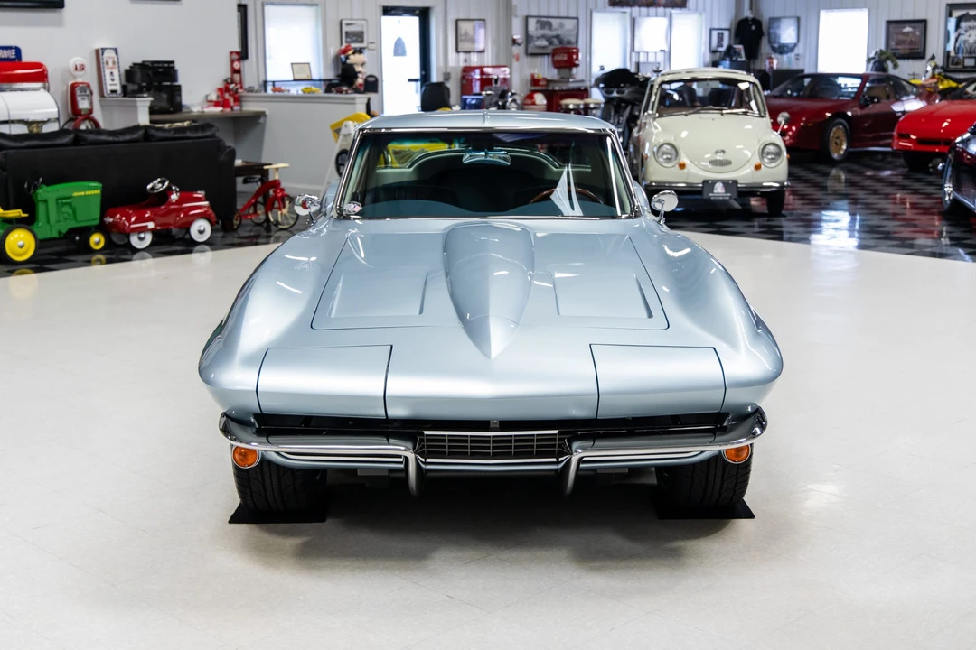 Chevrolet Corvette C2 - Image 20 of 31