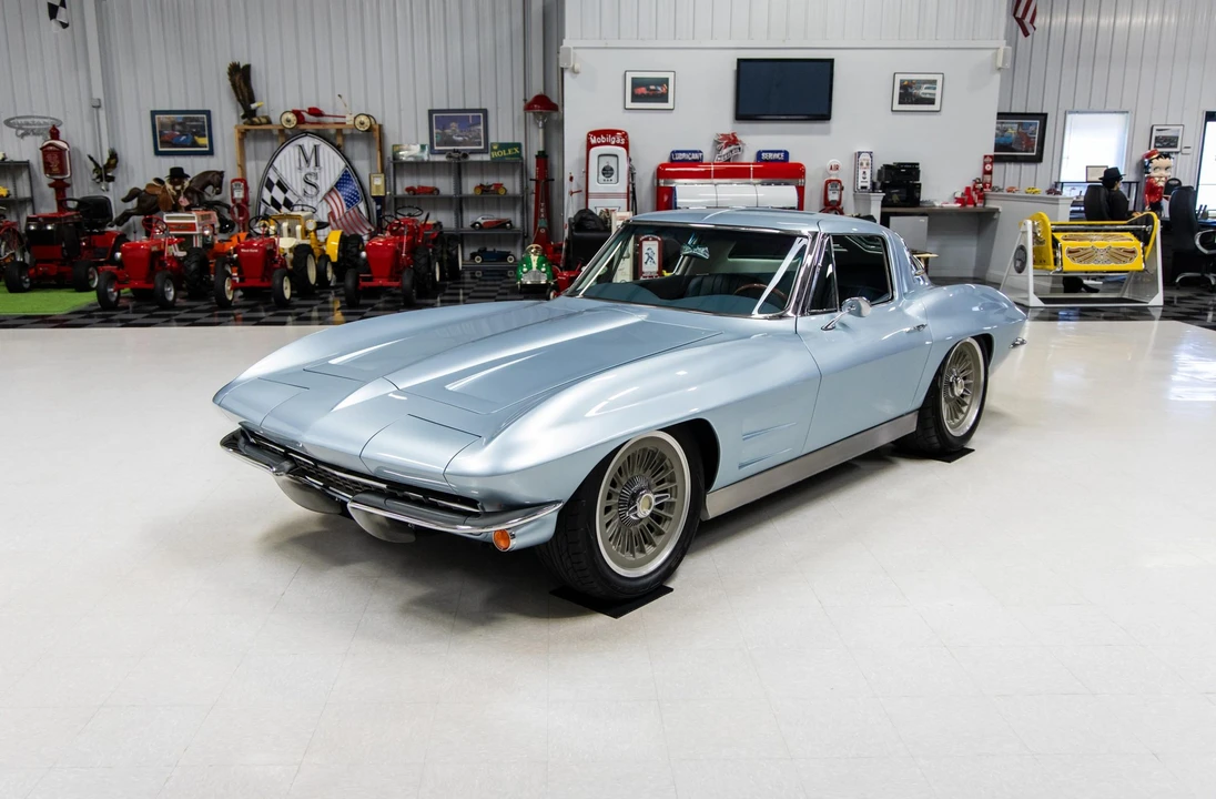 Chevrolet Corvette C2 - Image 21 of 31