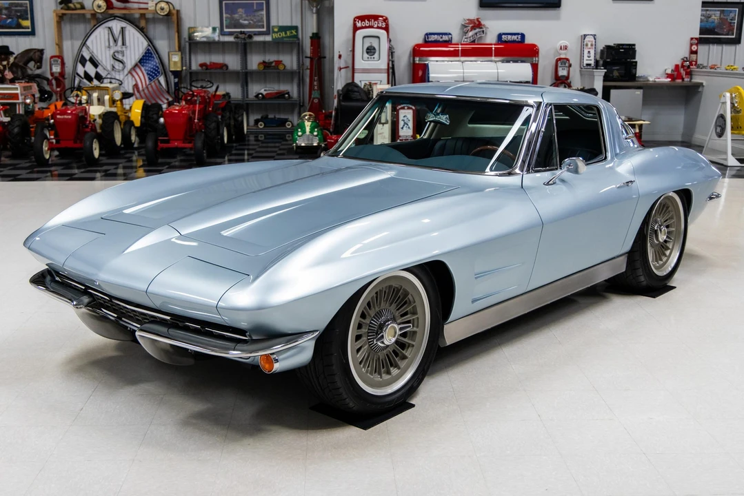 Chevrolet Corvette C2 - Image 23 of 31