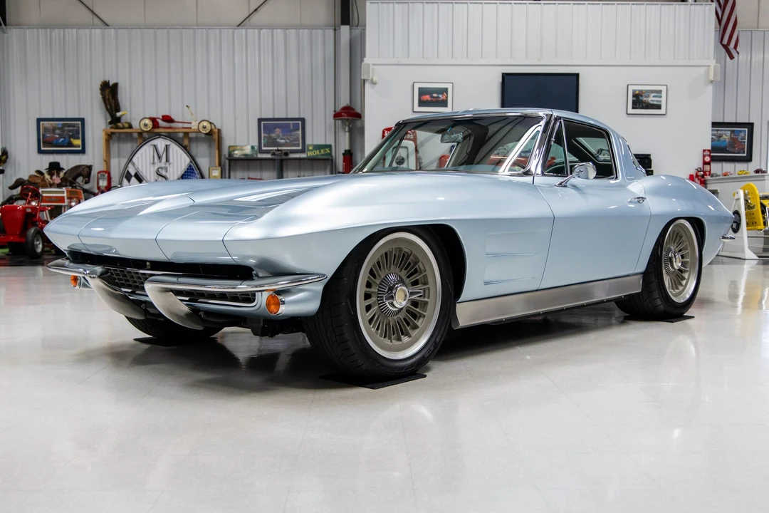 Chevrolet Corvette C2 - Image 25 of 31
