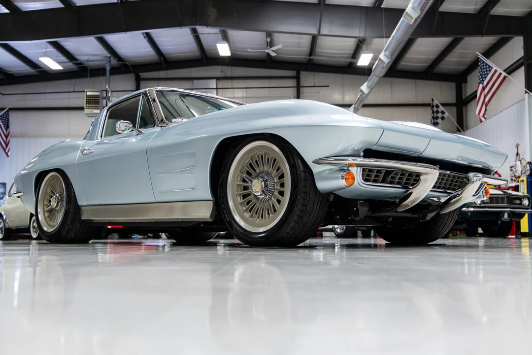 Chevrolet Corvette C2 - Image 28 of 31