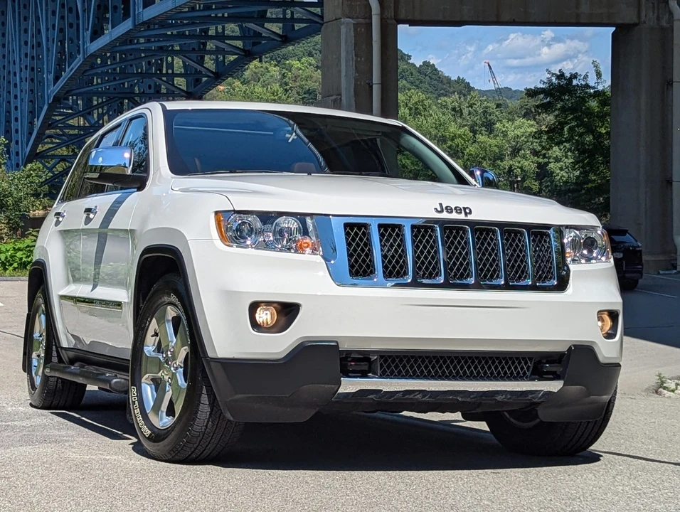 2011 Jeep WK2 Grand Cherokee - Image 2 of 31
