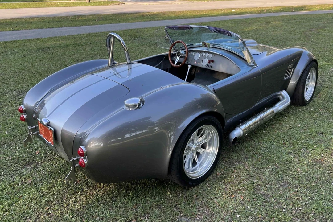 Shelby Cobra Replica - Image 7 of 31