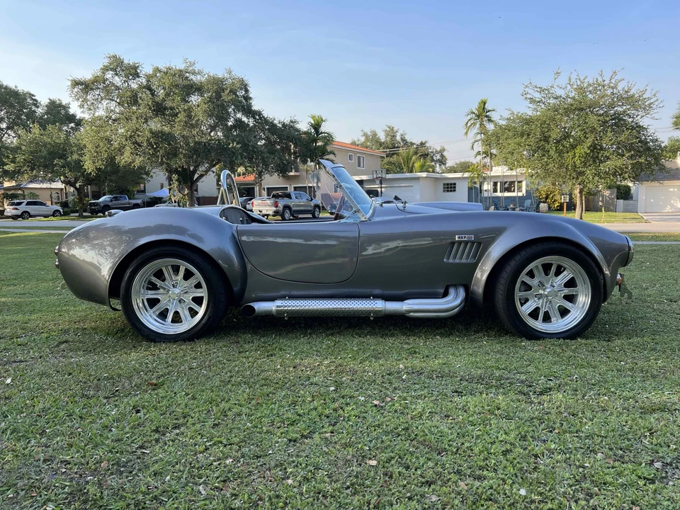 Shelby Cobra Replica - Image 9 of 31