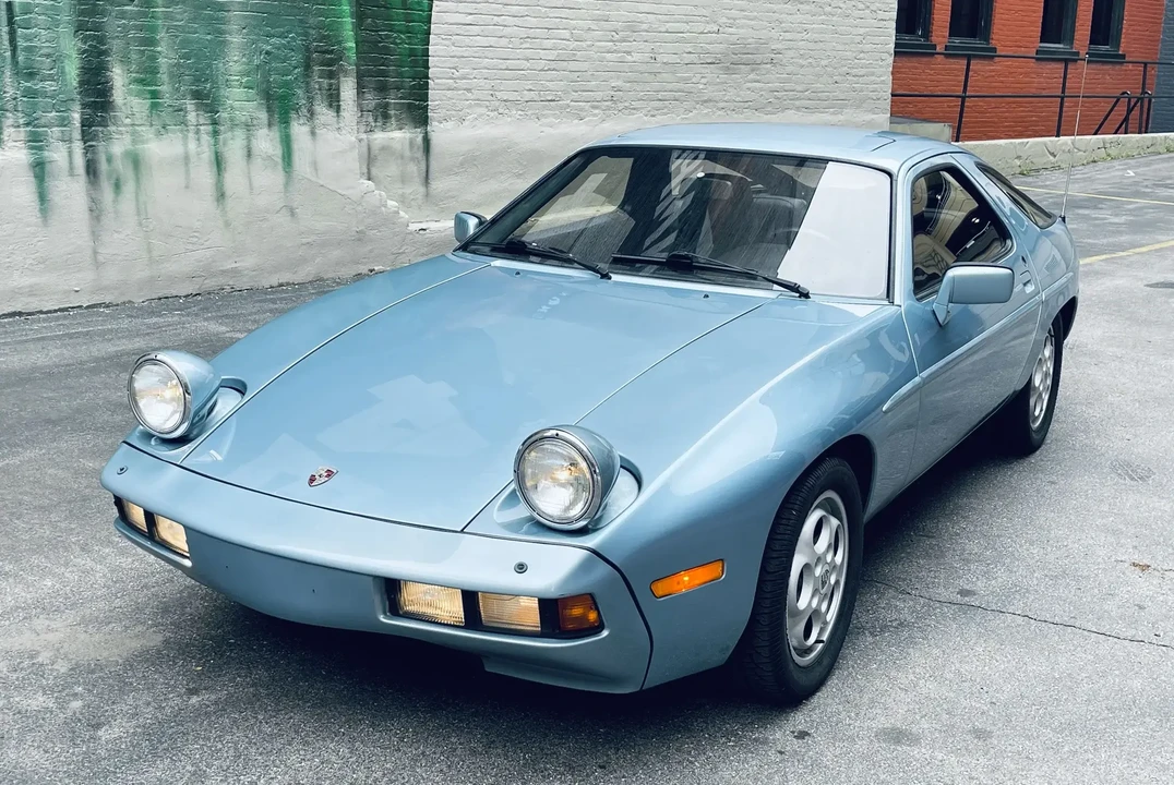 1982 Porsche 928 - Image 5 of 6