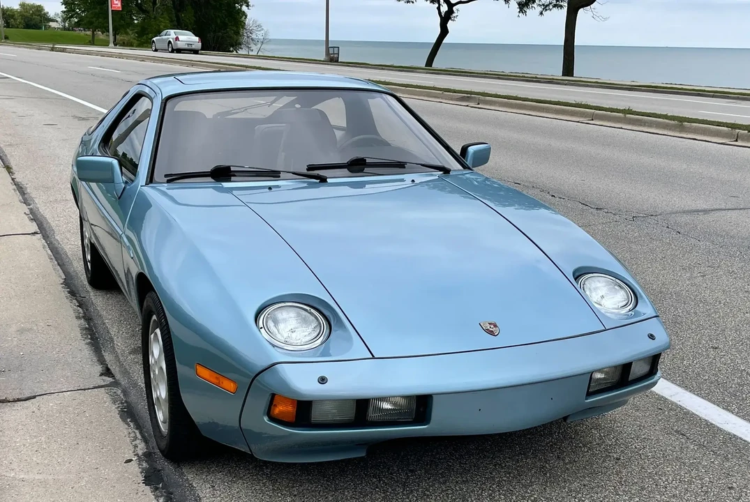 1982 Porsche 928 - Image 2 of 6