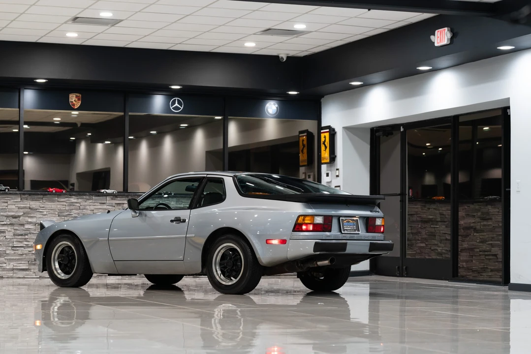 1983 Porsche 944 - Image 12 of 31