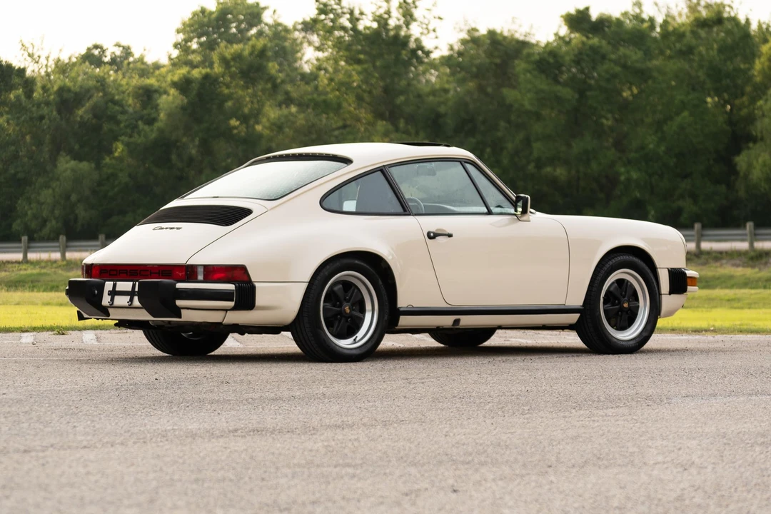 1985 Porsche 911 Carrera 3.2 - Image 2 of 31