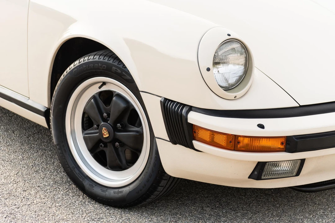 1985 Porsche 911 Carrera 3.2 - Image 15 of 31