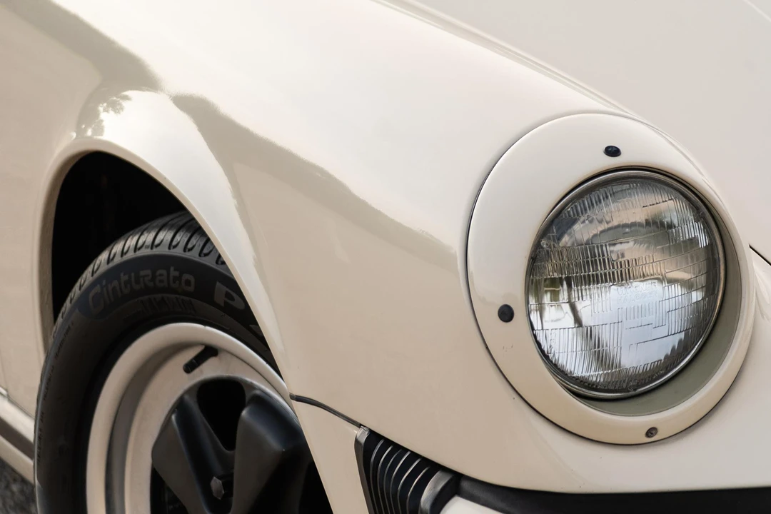 1985 Porsche 911 Carrera 3.2 - Image 16 of 31