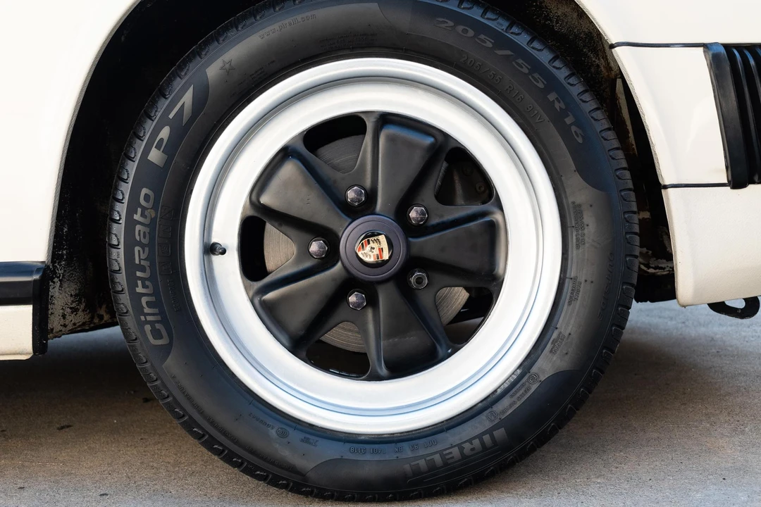 1985 Porsche 911 Carrera 3.2 - Image 26 of 31