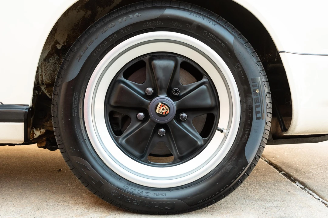 1985 Porsche 911 Carrera 3.2 - Image 28 of 31