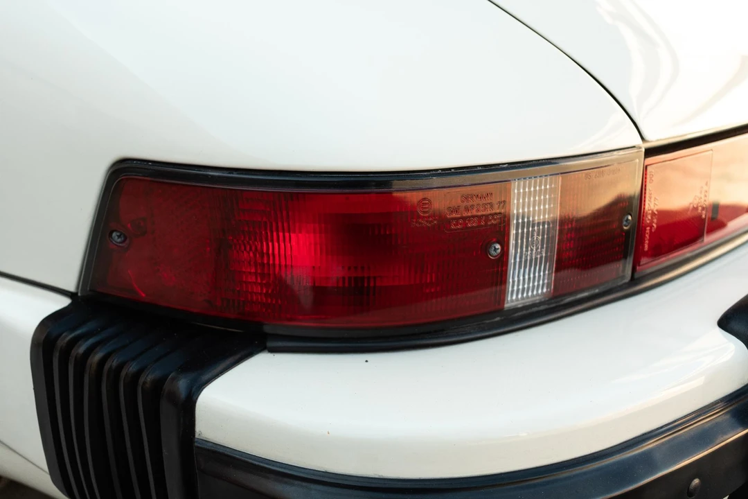 1985 Porsche 911 Carrera 3.2 - Image 10 of 31