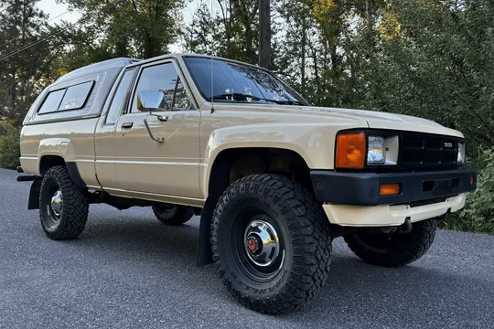 1985 Toyota Pickup XtraCab Deluxe 4x4