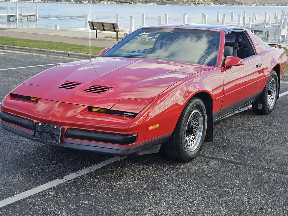 1986 Pontiac Firebird 3rd Gen - Image 9 of 31