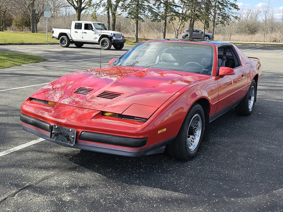 1986 Pontiac Firebird 3rd Gen - Image 10 of 31