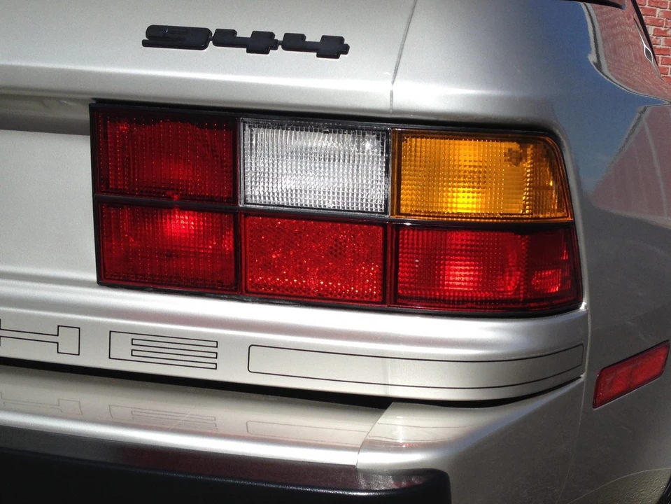 1987 Porsche 944 - Image 28 of 31