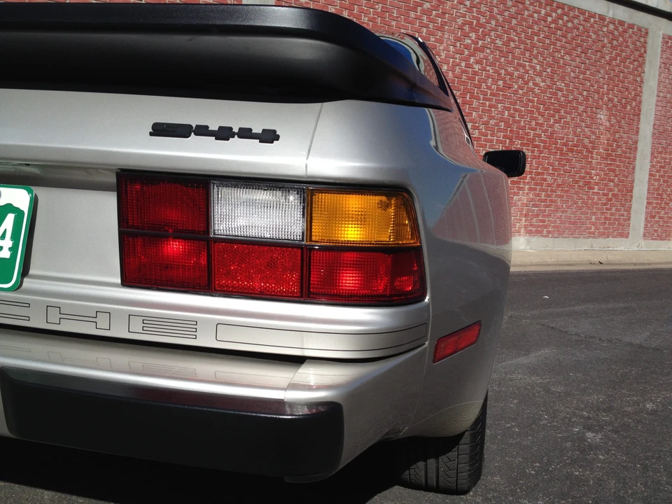 1987 Porsche 944 - Image 29 of 31