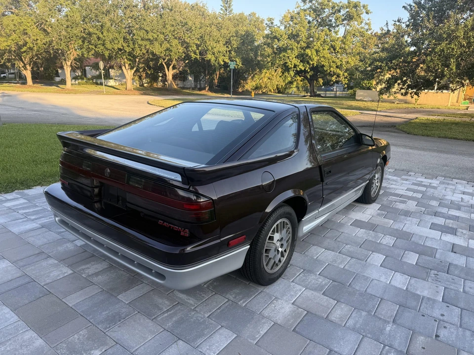 1989 Dodge Daytona - Image 7 of 31