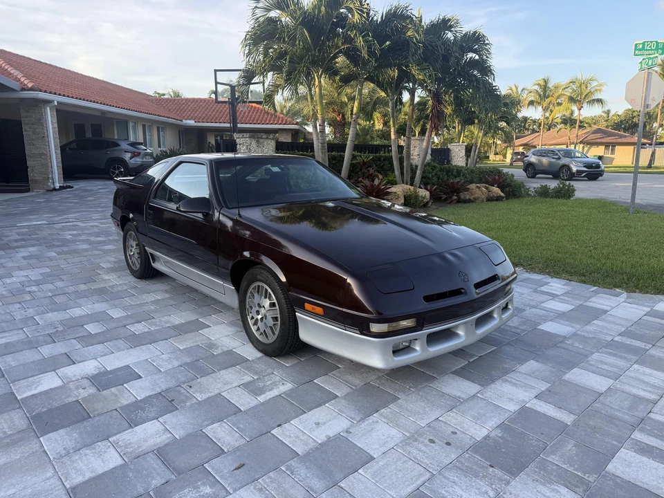 1989 Dodge Daytona - Image 4 of 31
