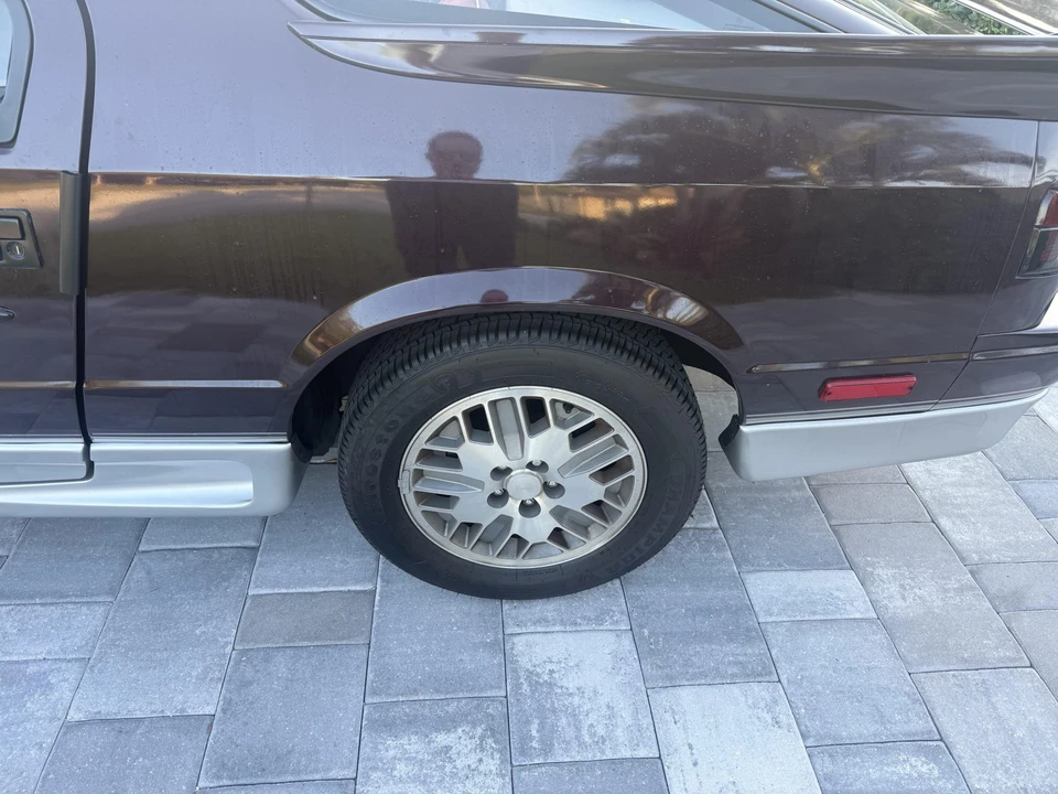 1989 Dodge Daytona - Image 15 of 31