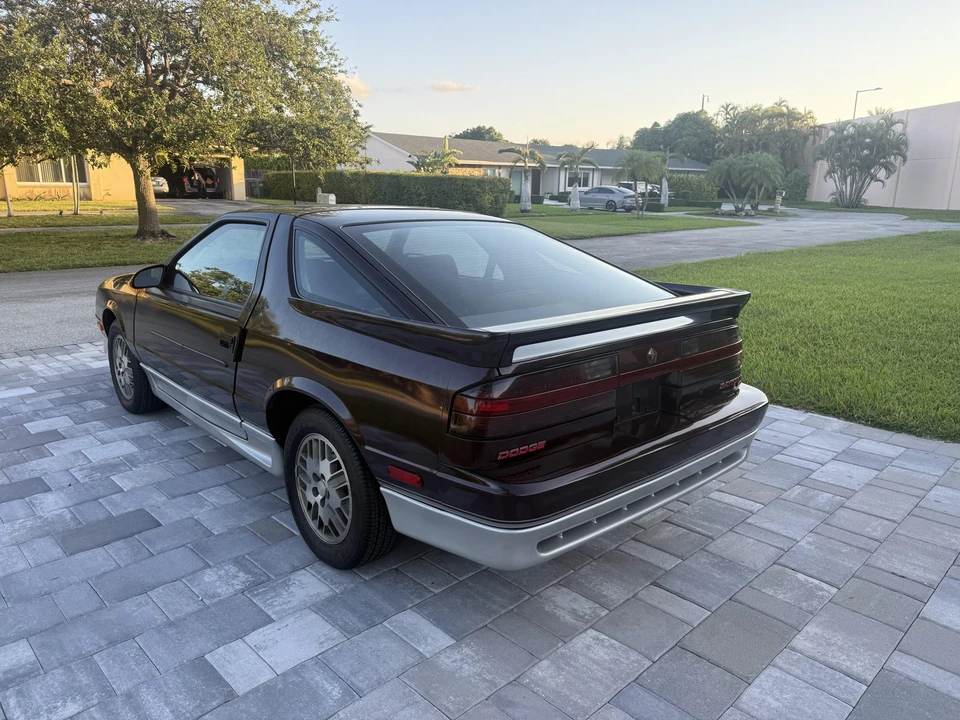 1989 Dodge Daytona - Image 10 of 31