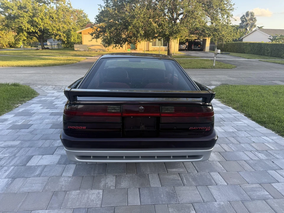 1989 Dodge Daytona - Image 9 of 31