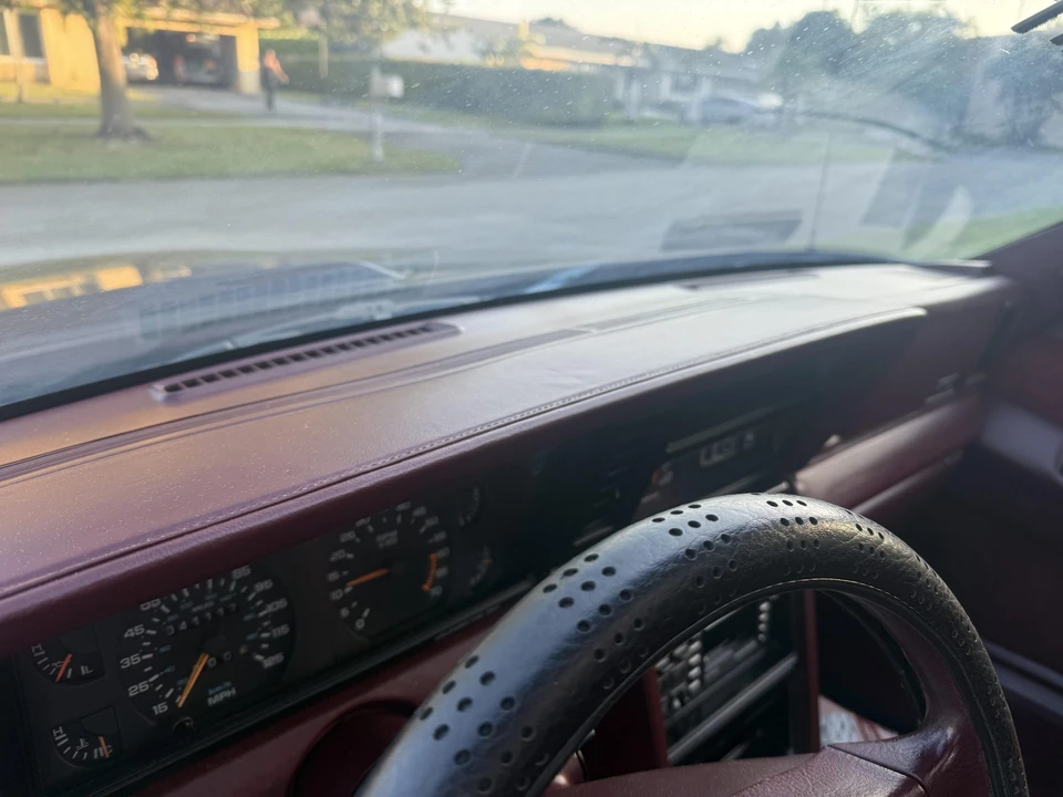 1989 Dodge Daytona - Image 28 of 31