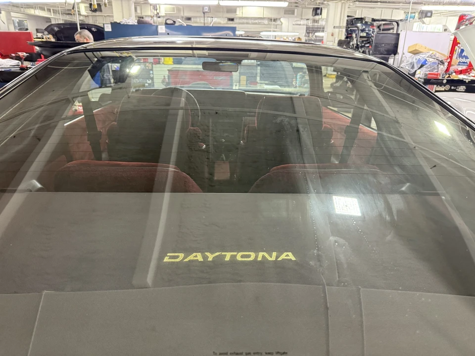 1989 Dodge Daytona - Image 20 of 31