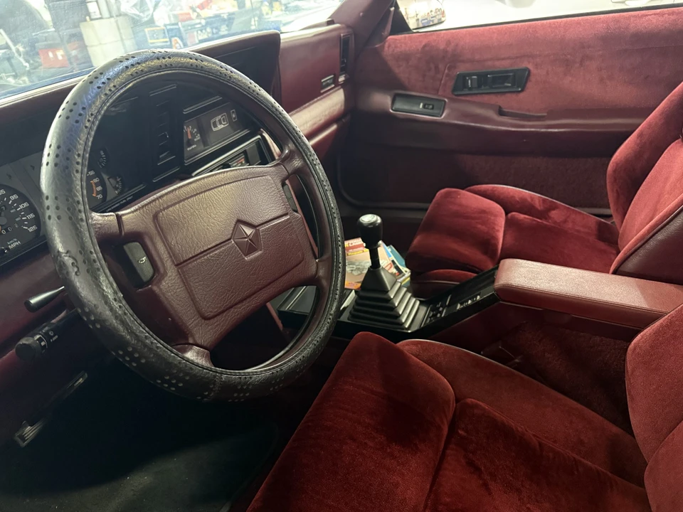 1989 Dodge Daytona - Image 27 of 31