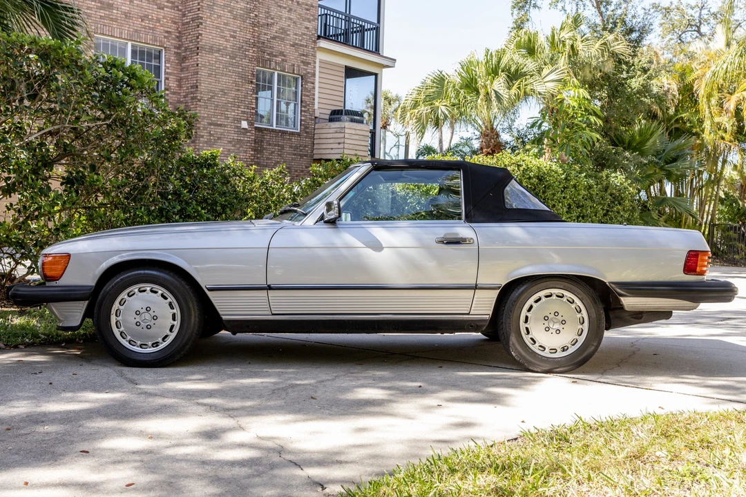 1989 Mercedes-Benz R107 SL-Class - Image 4 of 31