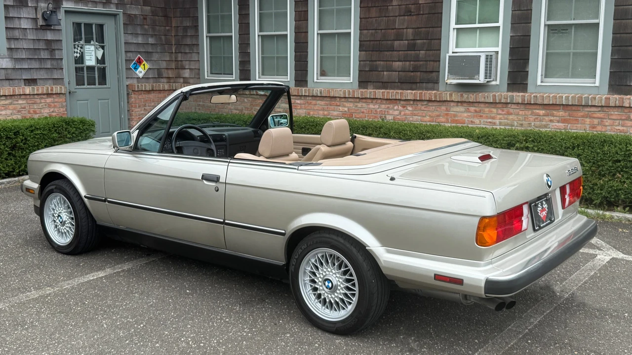 1990 BMW E30 3 Series - Image 13 of 31