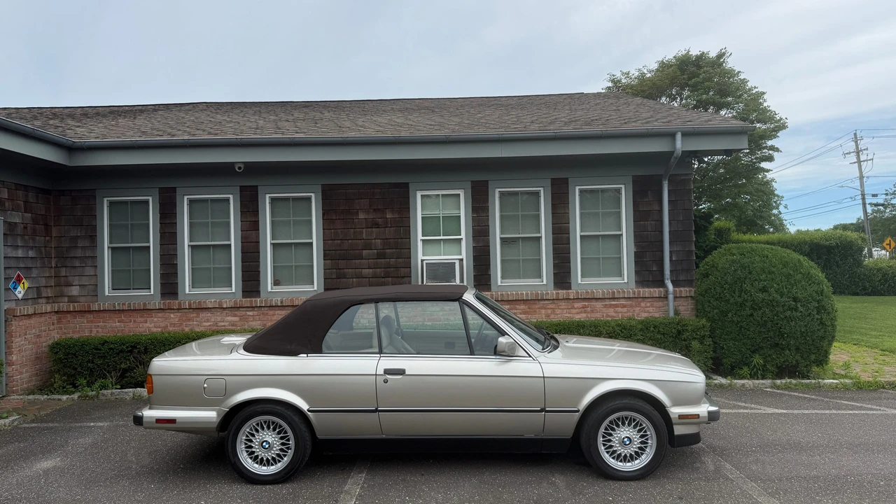 1990 BMW E30 3 Series - Image 17 of 31