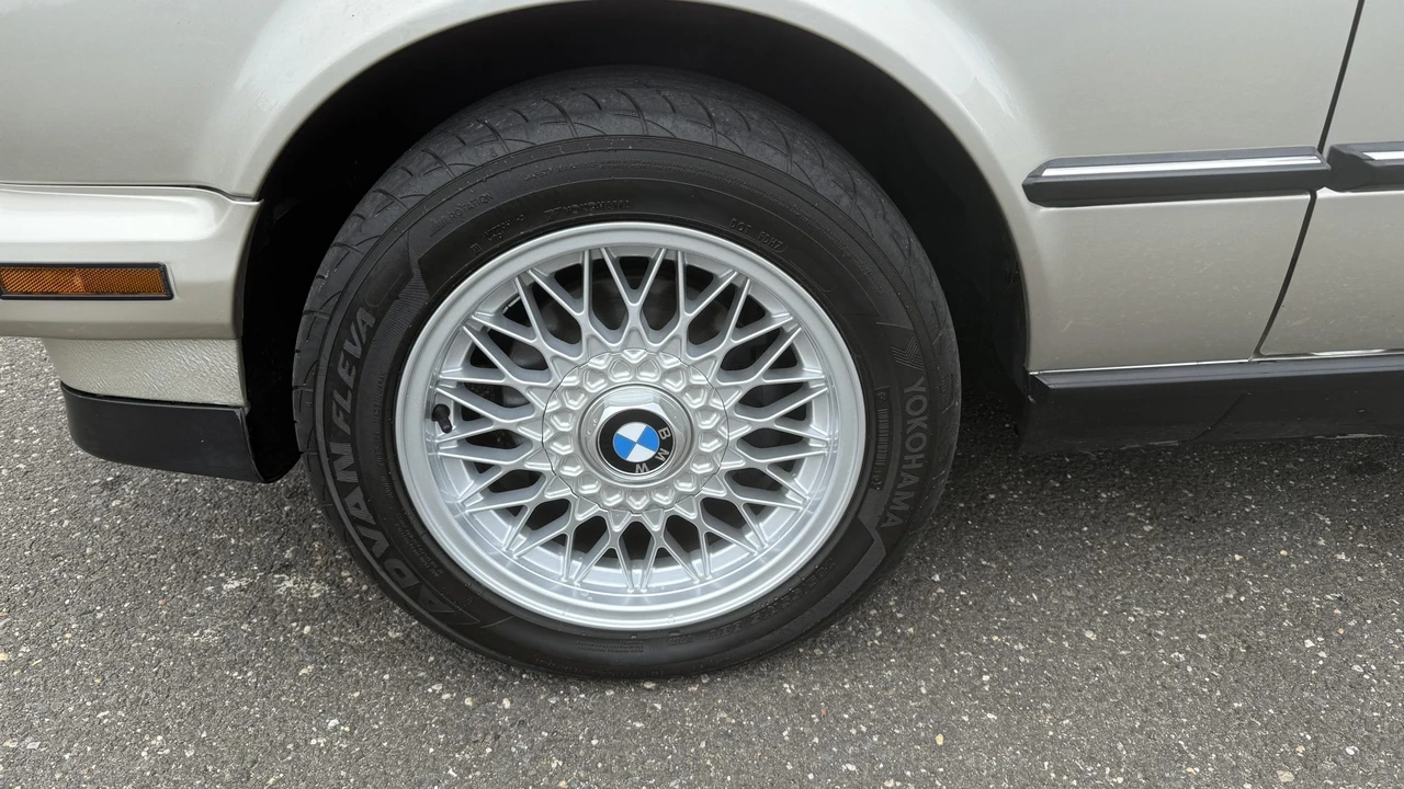 1990 BMW E30 3 Series - Image 24 of 31