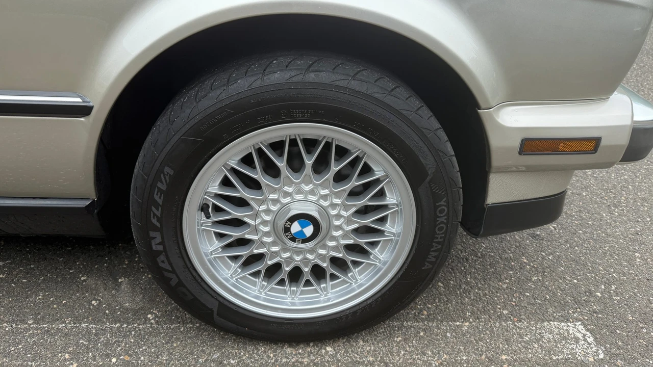 1990 BMW E30 3 Series - Image 25 of 31