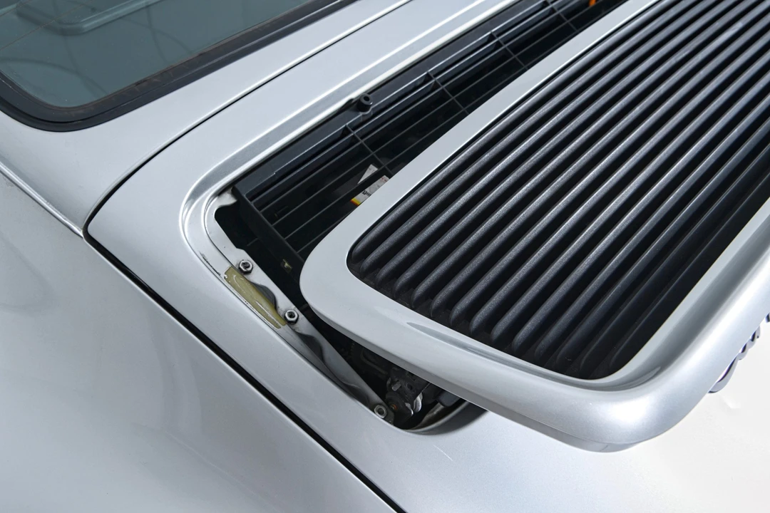1990 Porsche 964 Carrera 4 - Image 26 of 31