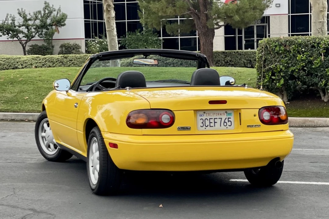 1992 Mazda NA MX-5 Miata - Image 8 of 31