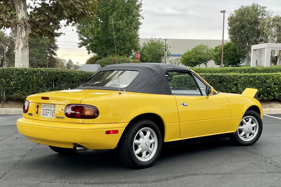 1992 Mazda NA MX-5 Miata - Image 26 of 31