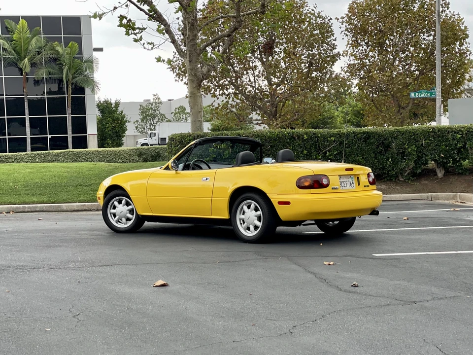 1992 Mazda NA MX-5 Miata - Image 7 of 31